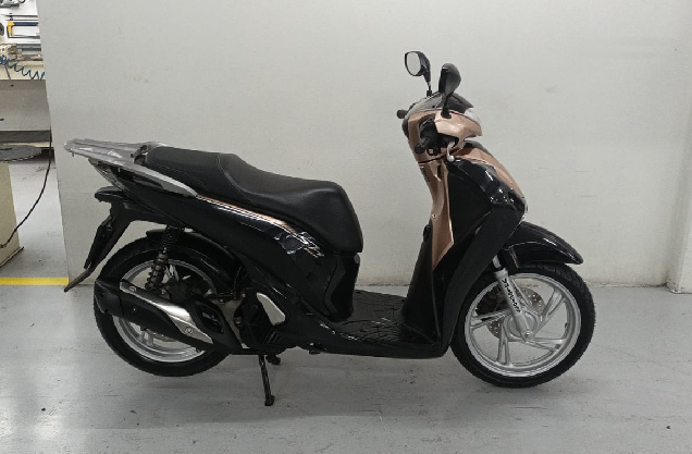 HONDA SH 150I DLX - Foto 6
